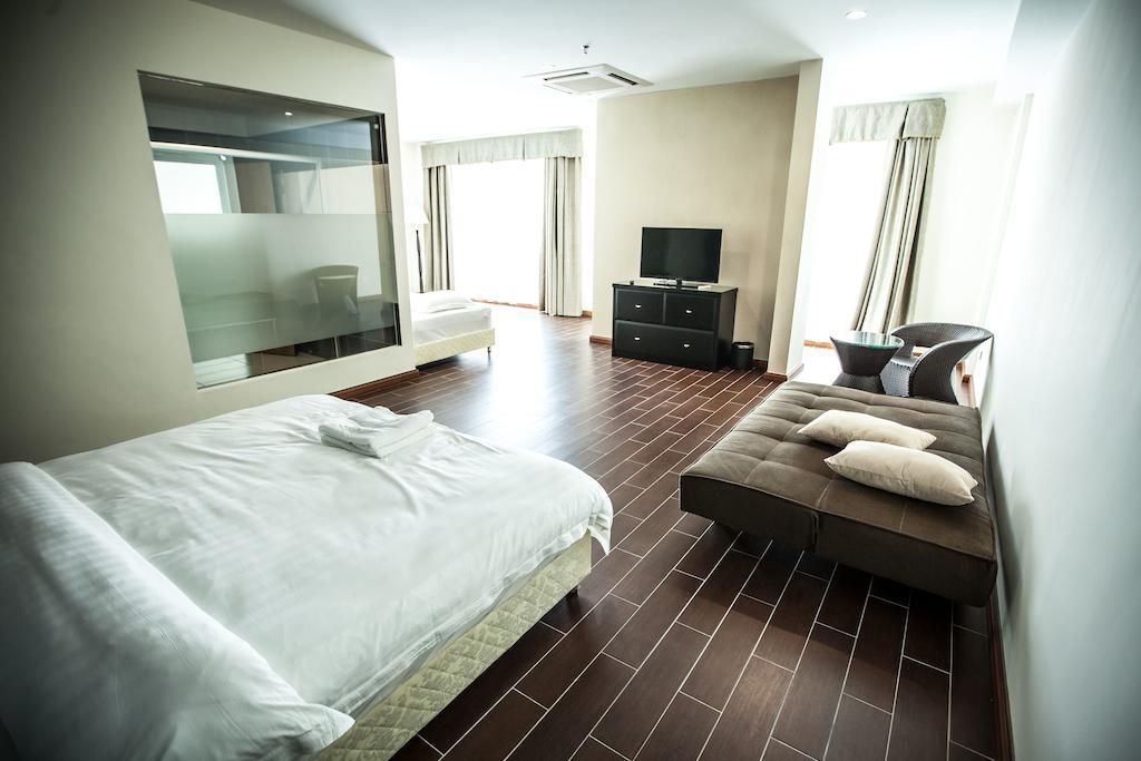 Putatan Platinum Hotel Кота Кинабалу Стая снимка