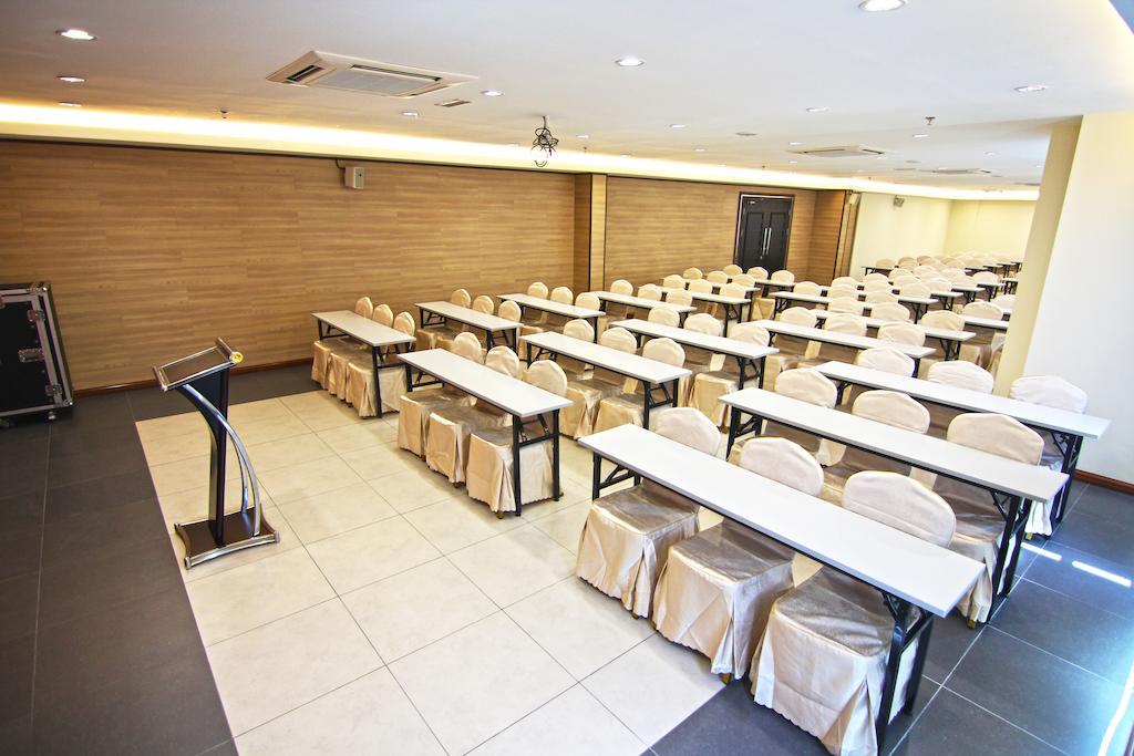 Putatan Platinum Hotel Кота Кинабалу Екстериор снимка