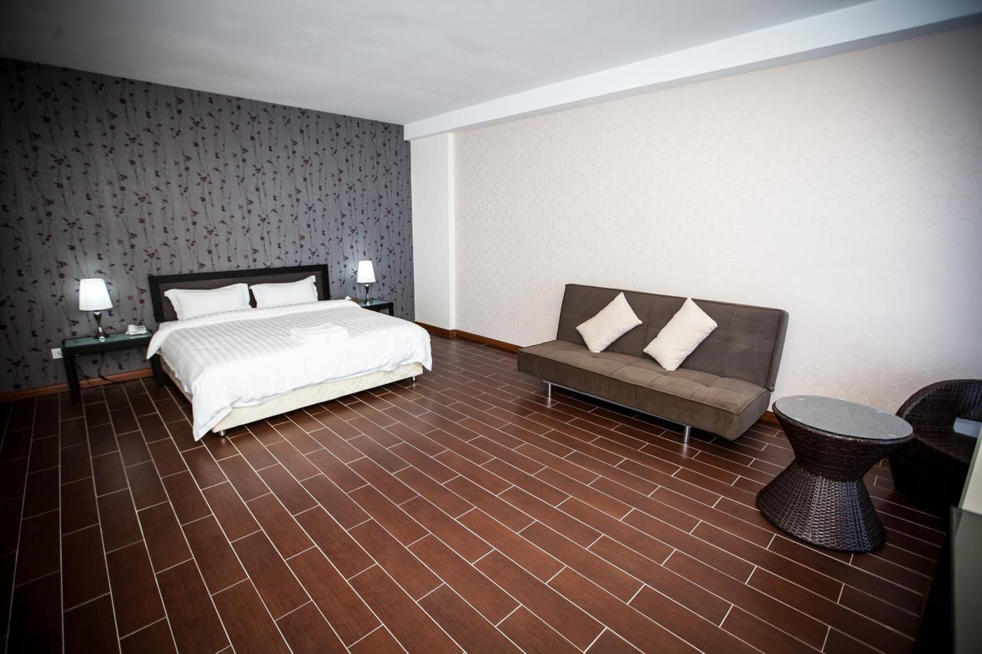 Putatan Platinum Hotel Кота Кинабалу Стая снимка